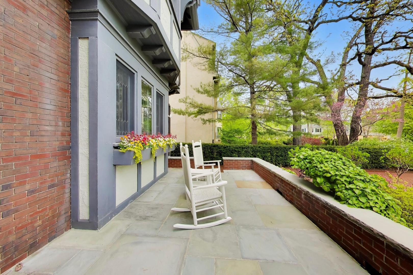 1218 Sheridan Road Evanston, IL 60202 - Photo 3 of 64