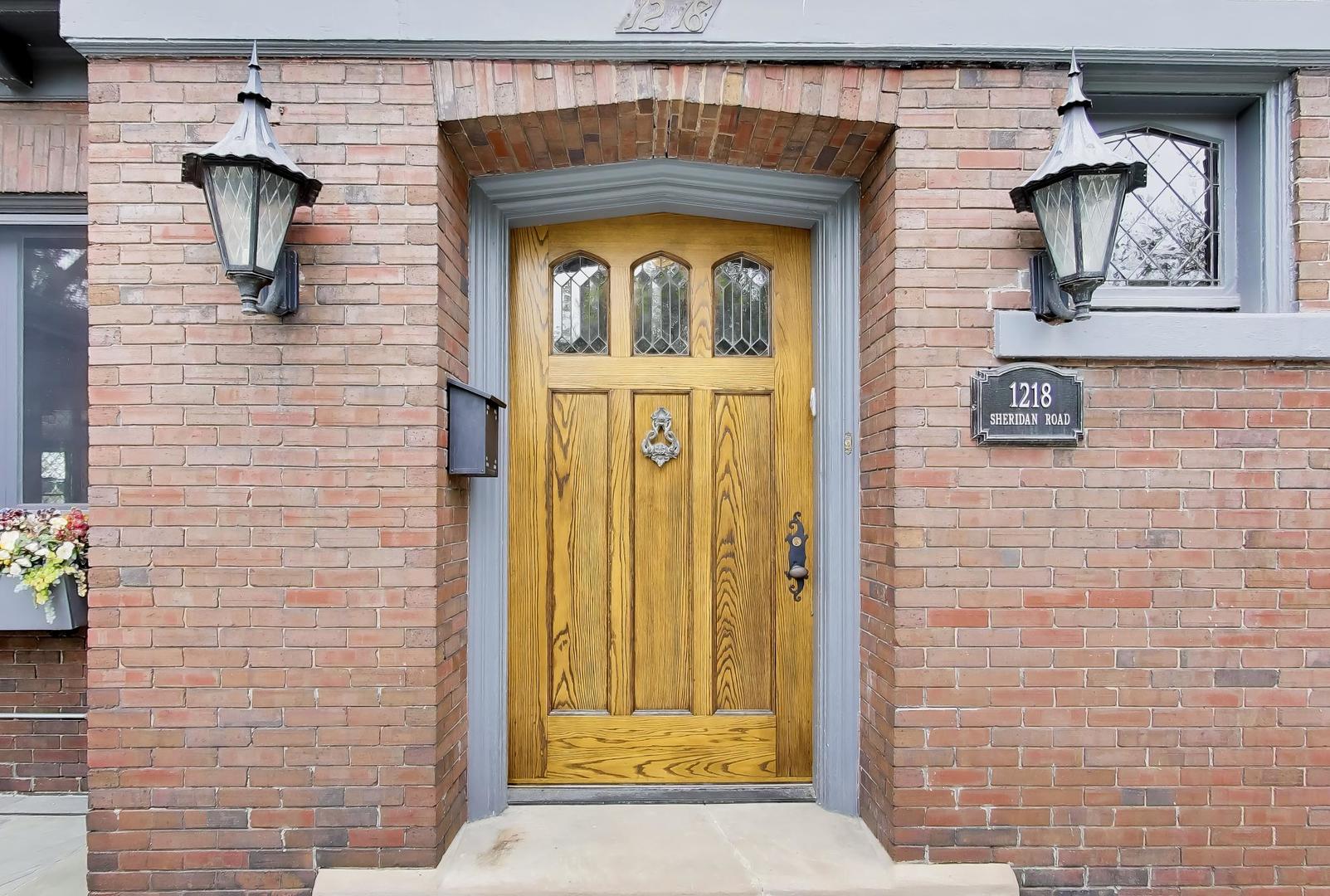1218 Sheridan Road Evanston, IL 60202 - Photo 5 of 64