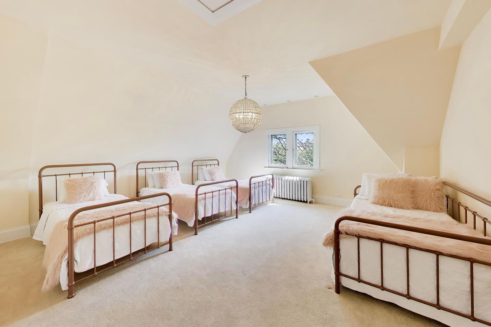 1218 Sheridan Road Evanston, IL 60202 - Photo 52 of 64