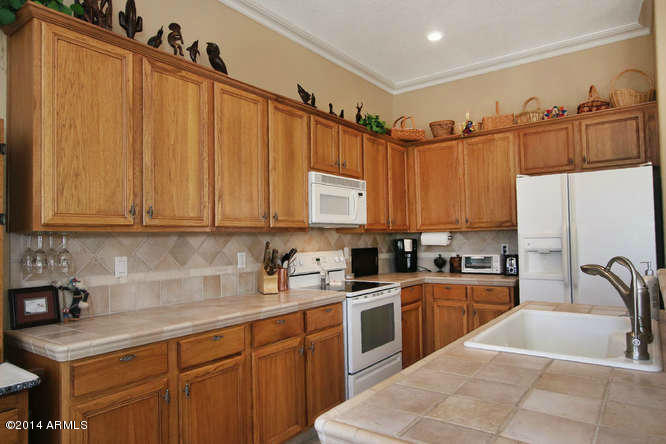 4418 South Strong Box Road Gold Canyon, AZ 85118 - Photo 8 of 22 KITCHEN