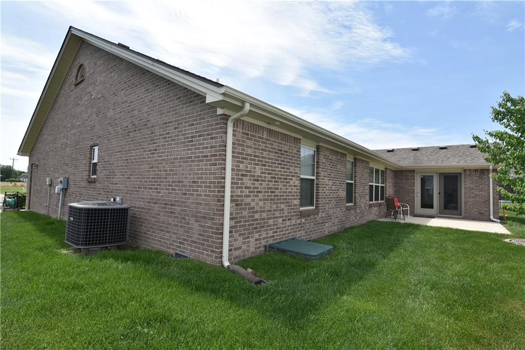 1978 Shellbark Court Columbus, IN 47201 - Photo 22 of 24 Gallery Image 22