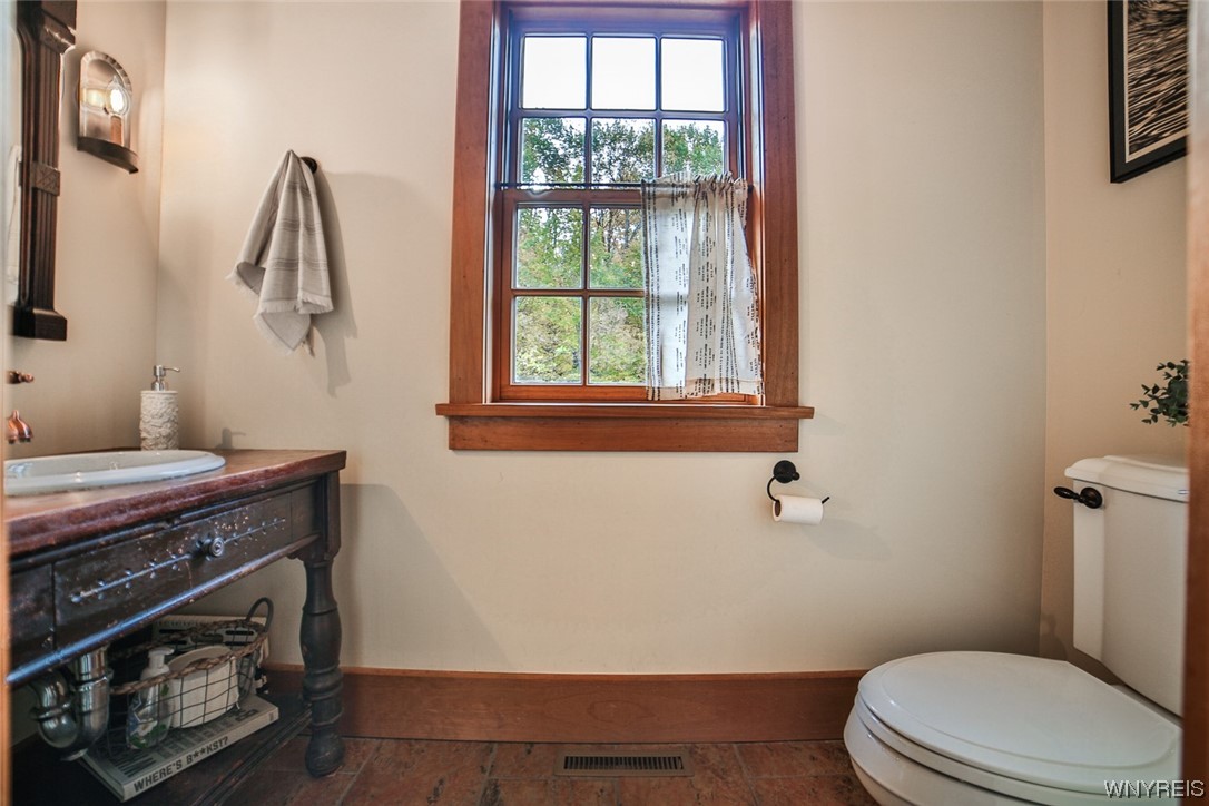 10858 Keller Road Clarence, NY 14031 - Photo 18 of 48