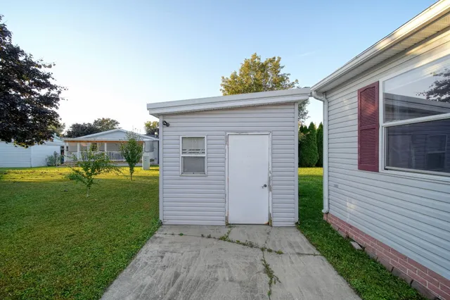 $45,000 | 301 Ohio River Drive, Unit LOT 52, Adrian, MI 49221