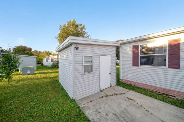 $45,000 | 301 Ohio River Drive, Unit LOT 52, Adrian, MI 49221