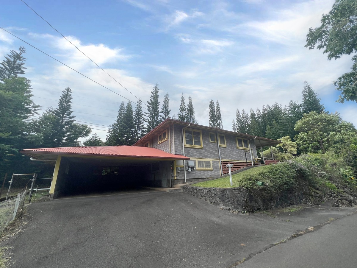 362716 Hawaiʻi Belt Road, Laupahoehoe, HI 96764 Compass