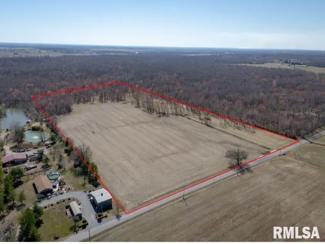 $275,000 | 1234 Khoury League Road, Marion, IL 62959