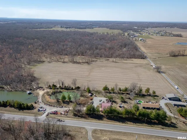 $275,000 | 1234 Khoury League Road, Marion, IL 62959