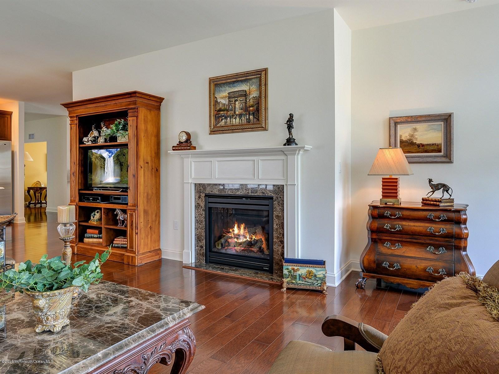 24 Comtois Road Manalapan, NJ 07726 - Photo 4 of 25 013_Family 2 Comtois
