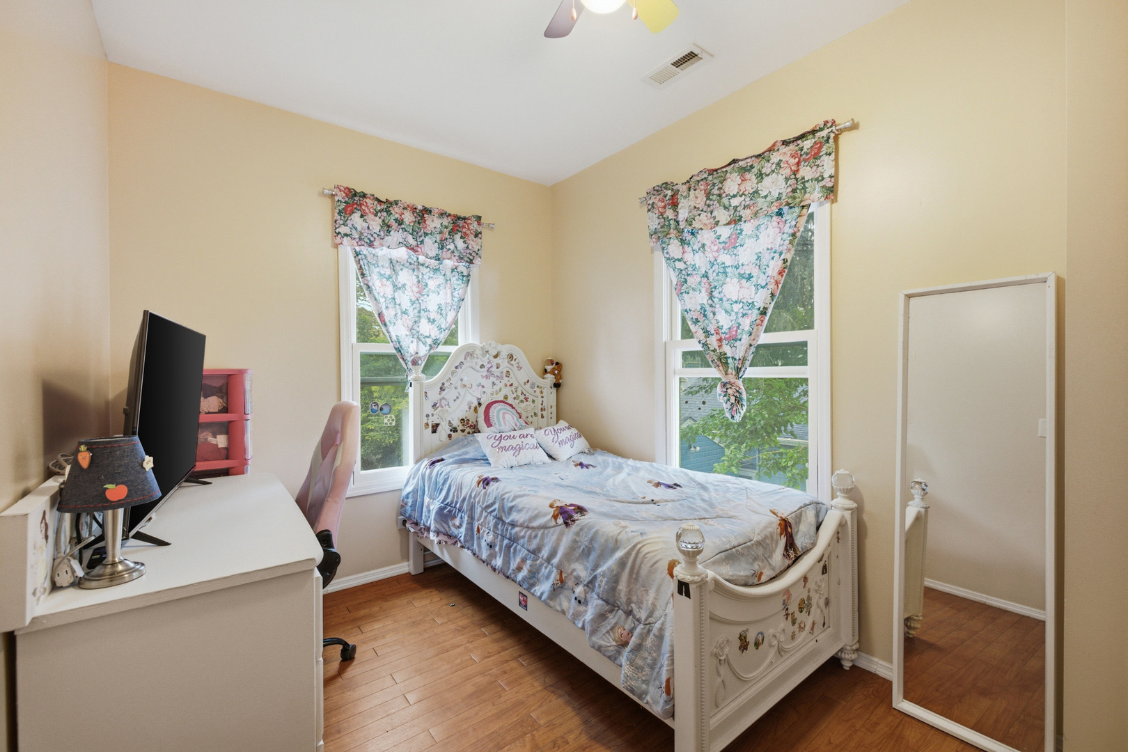 459 North Spring Street Elgin, IL 60120 - Photo 15 of 29 Gallery Image 15