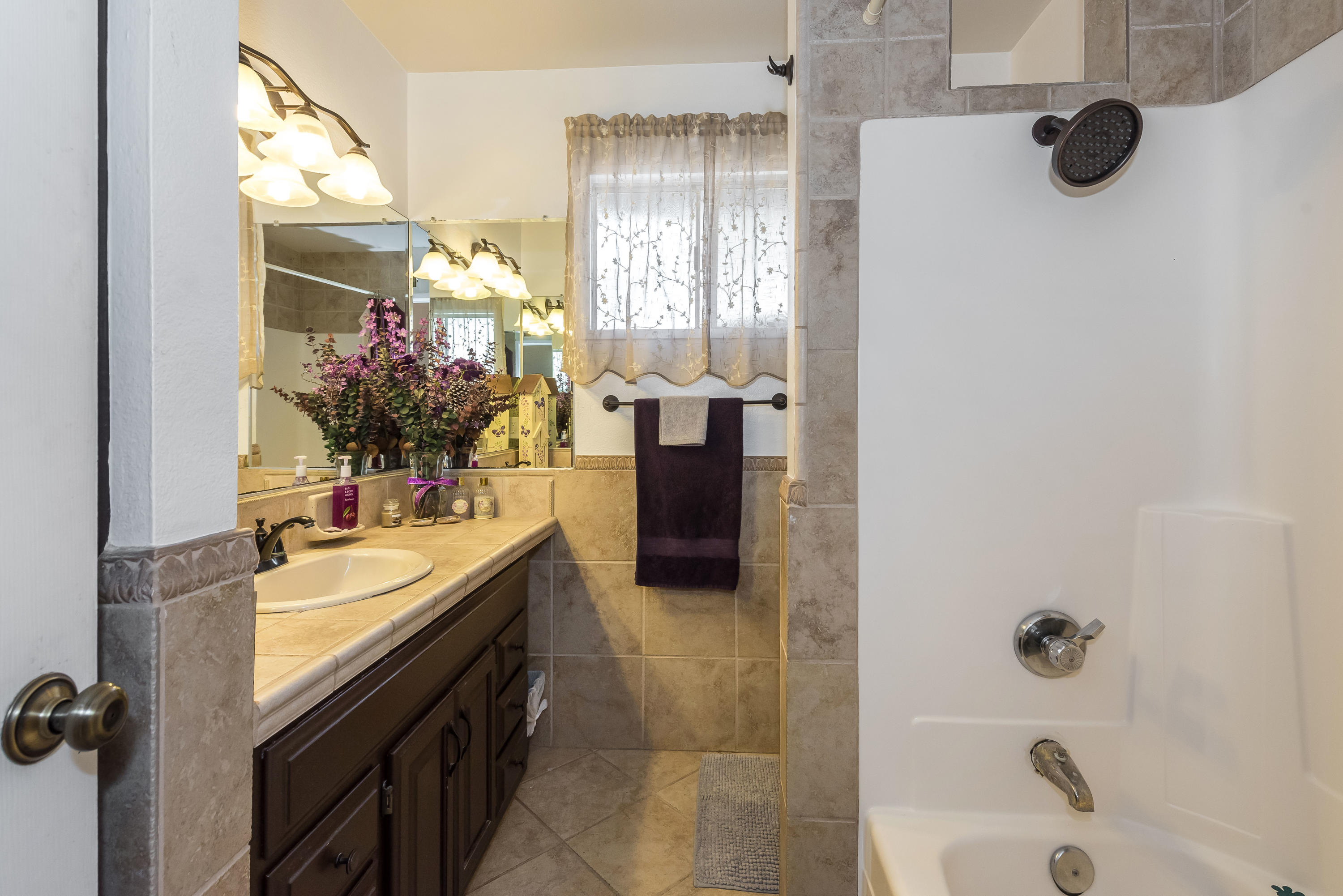 205 Bell Avenue Lompoc, CA 93436 - Photo 12 of 20 Hall Bathroom