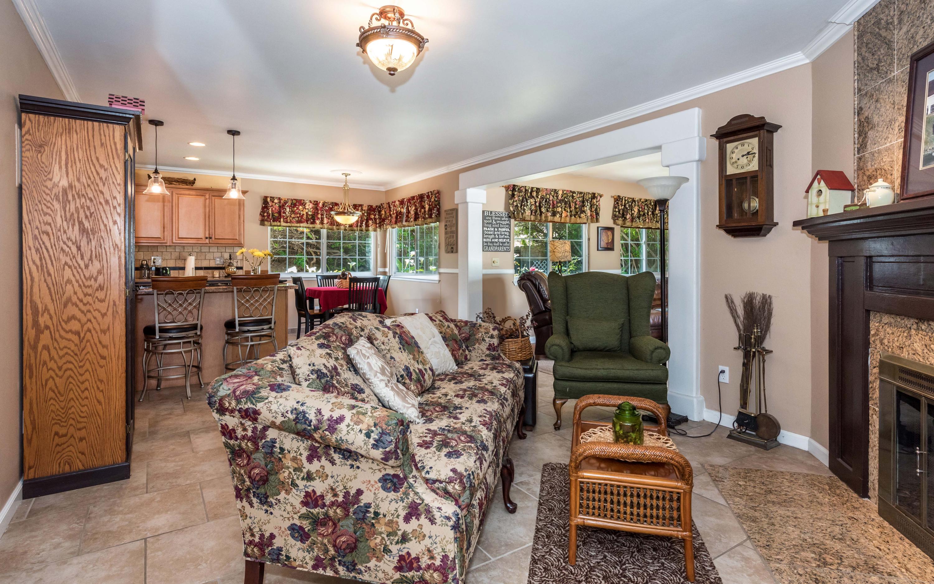 205 Bell Avenue Lompoc, CA 93436 - Photo 3 of 20 Living Room