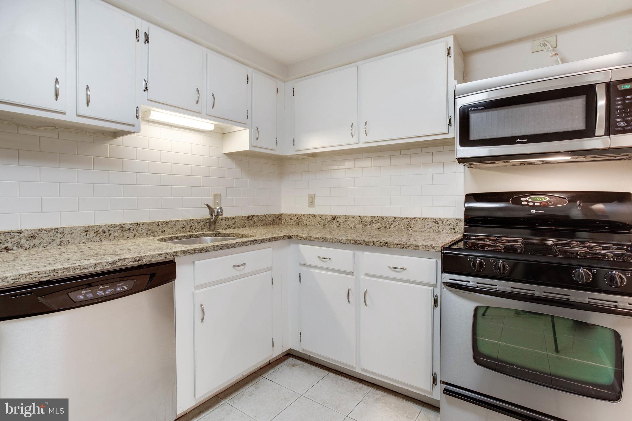2570 Riva Road, Unit 13C Annapolis, MD 21401 - Photo 7 of 24 Granite counters