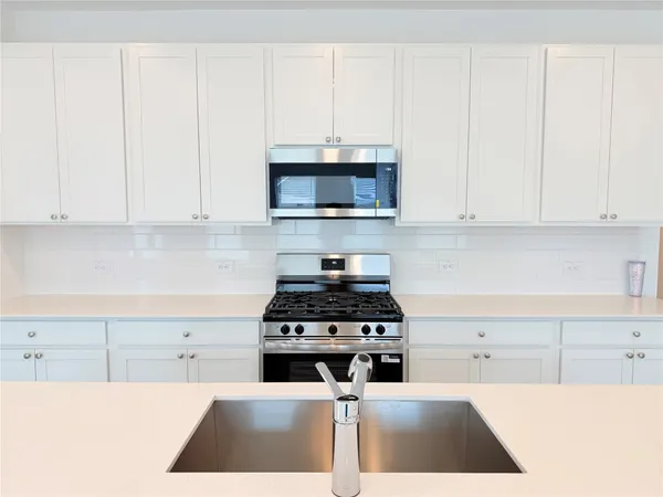 $2,300 | 9311 Golden Dorado Lane, Baytown, TX 77521