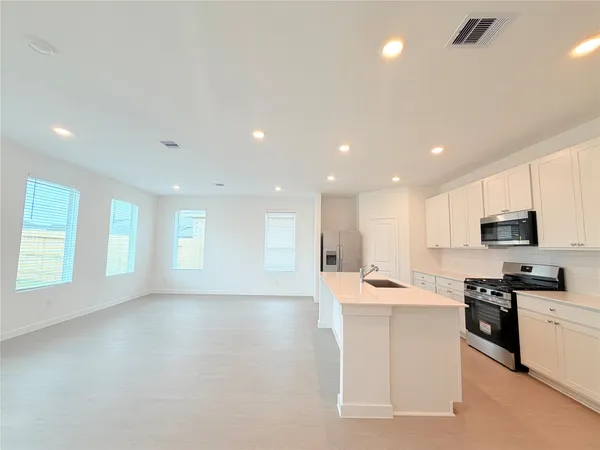 $2,300 | 9311 Golden Dorado Lane, Baytown, TX 77521