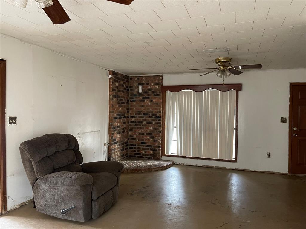 270 Layfield Road Coushatta, LA 71019 - Photo 12 of 22 a view of livingroom with furniture and window