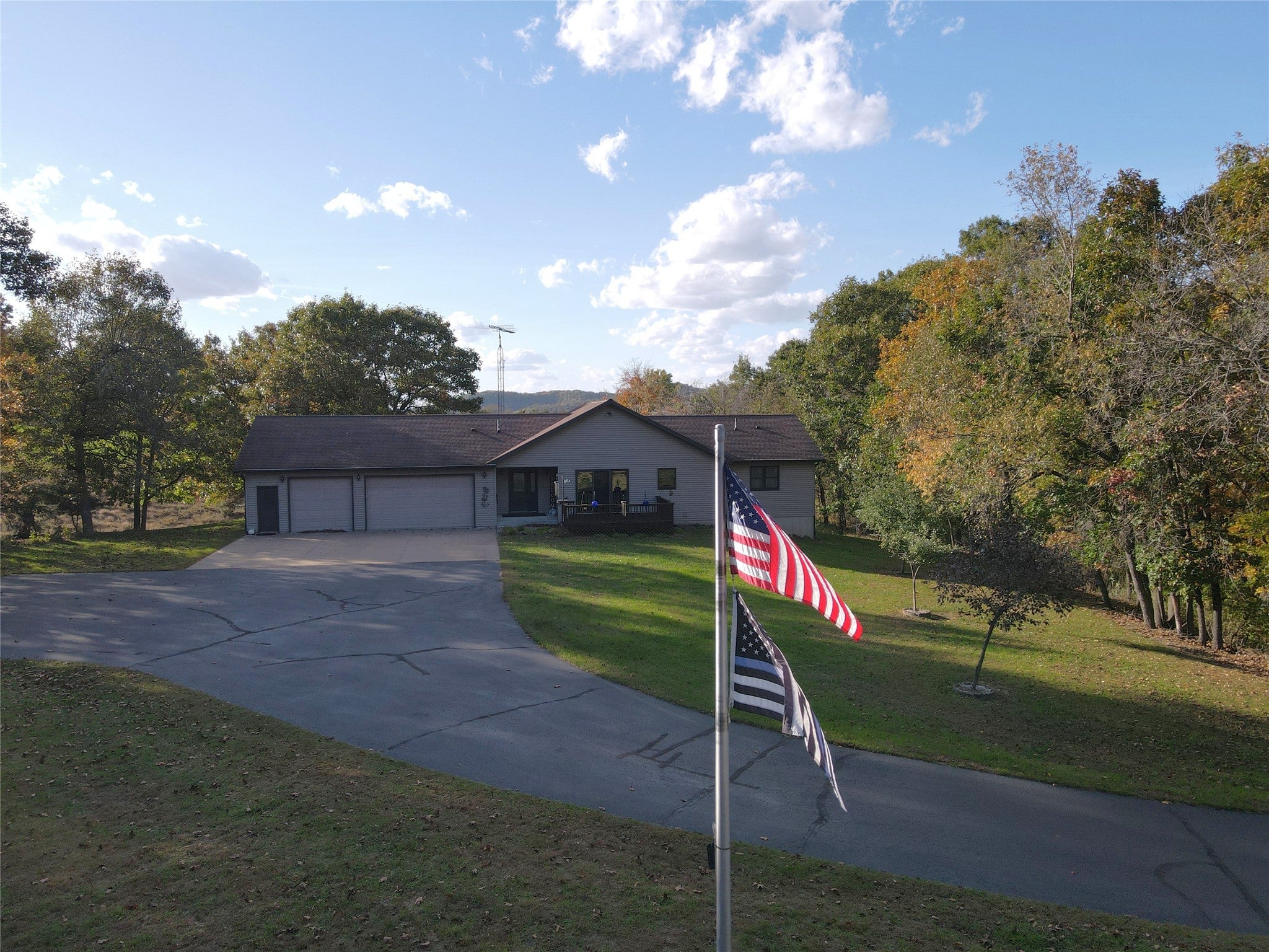 W2089 Spring Creek Road Durand, WI 54736 - Photo 6 of 43 Gallery Image 6