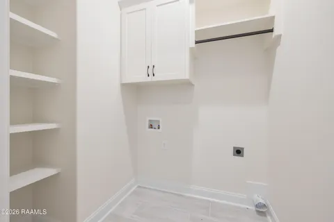 $300,000 | 240 Jagged Grove Lane, Youngsville, LA 70592