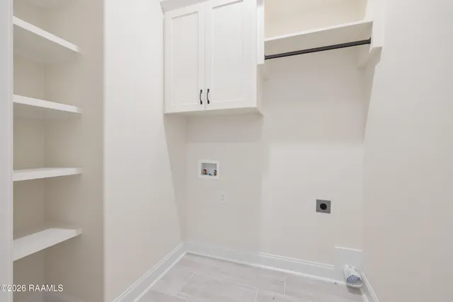 $300,000 | 240 Jagged Grove Lane, Youngsville, LA 70592