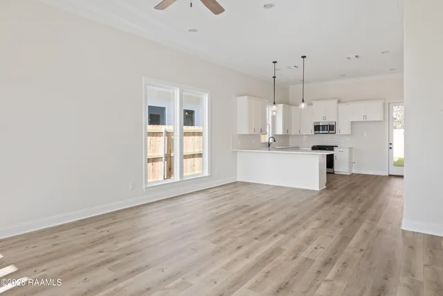 $300,000 | 240 Jagged Grove Lane, Youngsville, LA 70592