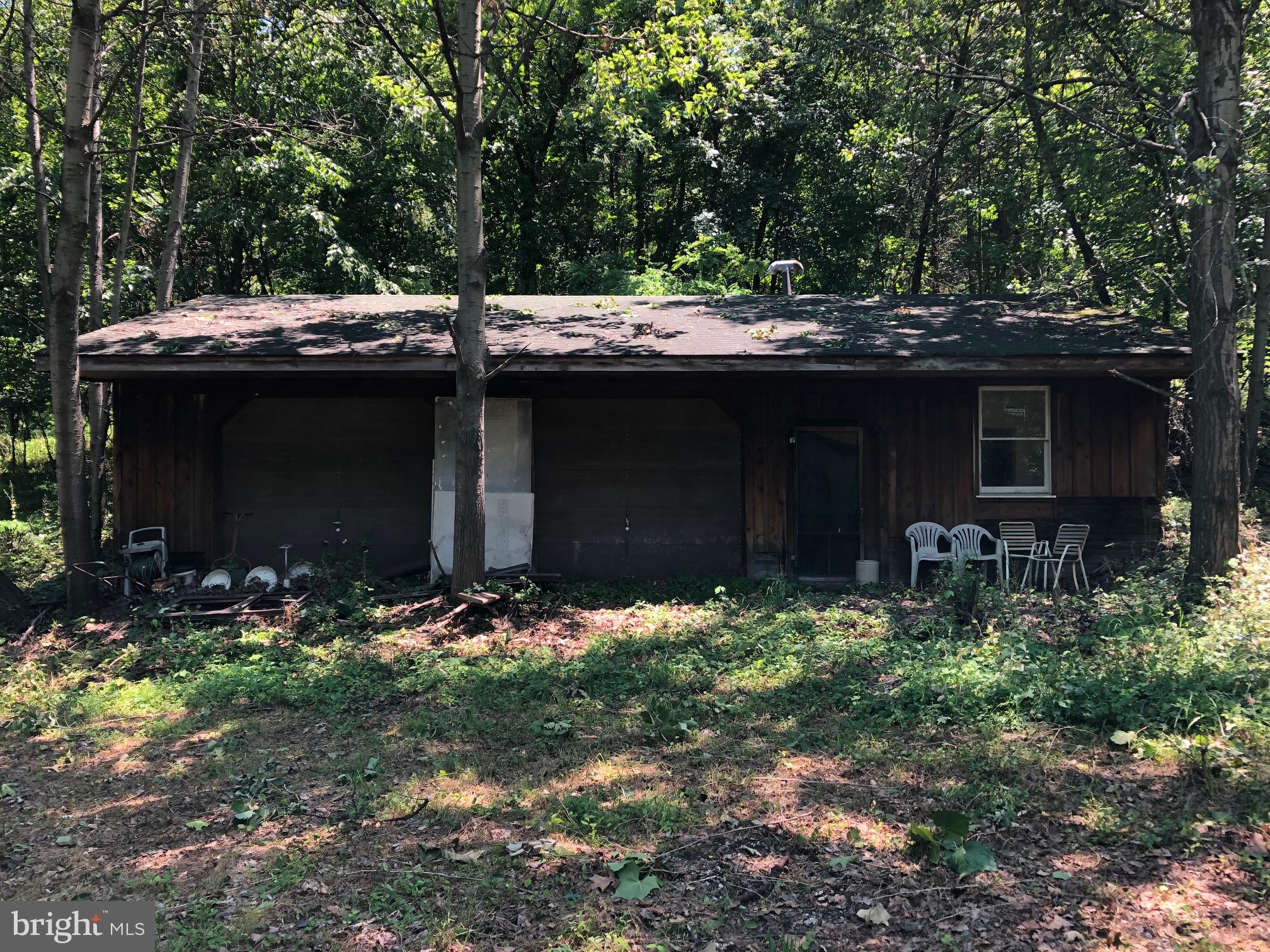 13537 Edgemont Road Smithsburg, MD 21783 - Photo 2 of 8 Old two-car garage