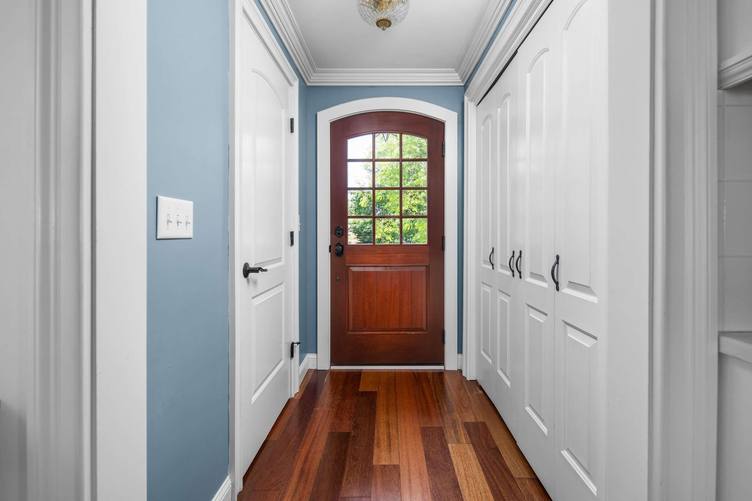 152 York Street York, ME 03909 - Photo 23 of 42 Side entry