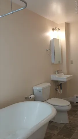 $1,650 | 70 Academy Avenue, Middletown, NY 10940