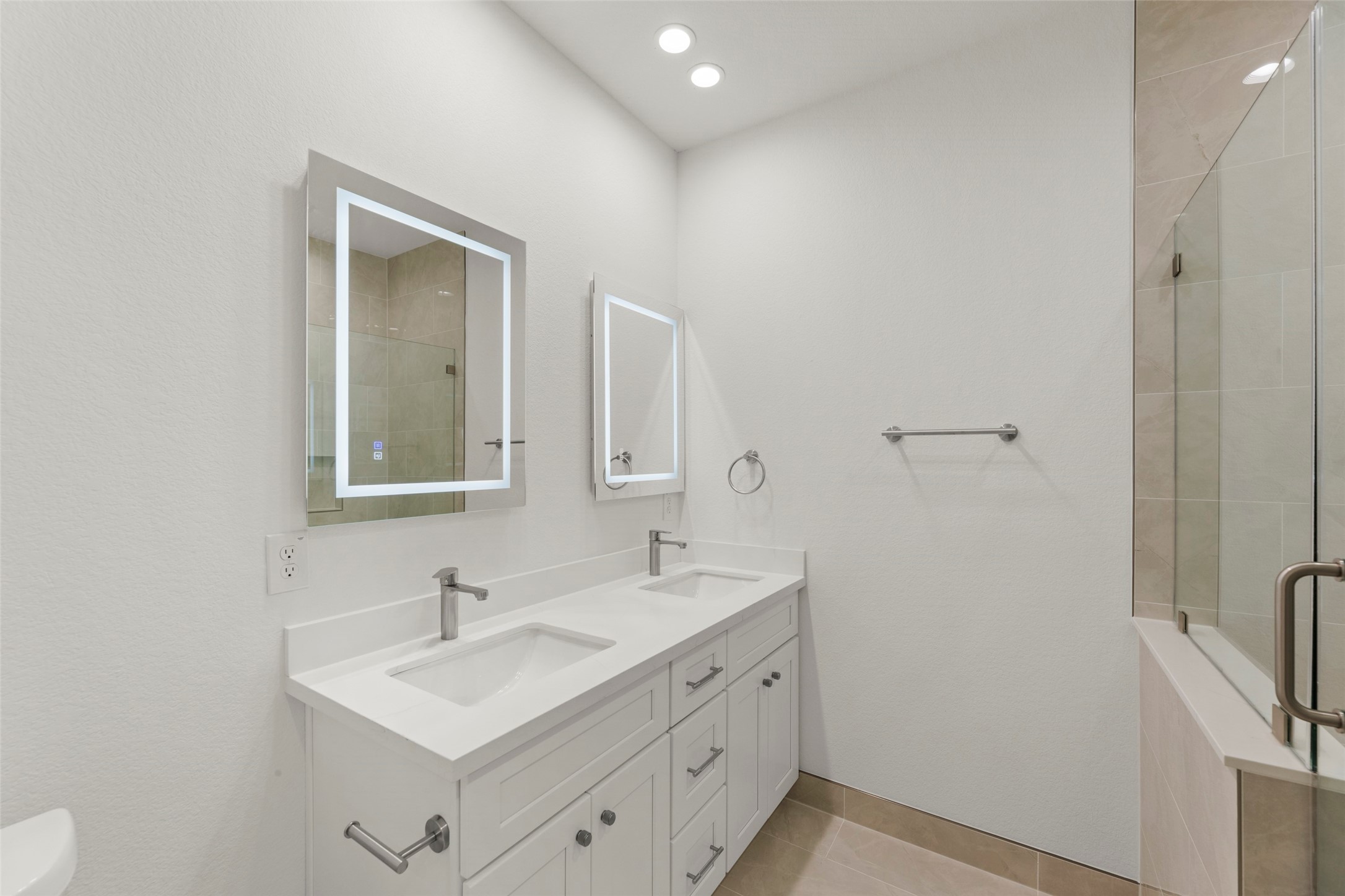 1477 Ferguson Way Houston, TX 77088 - Photo 8 of 37