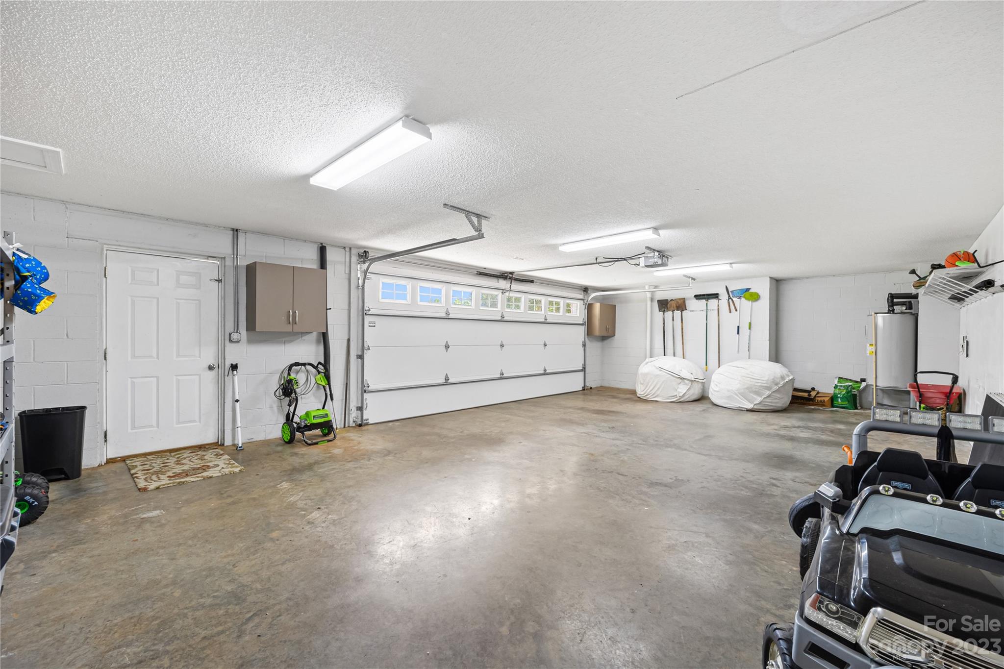 1463 Brookstone Drive Hickory, NC 28602 - Photo 24 of 40 a view of a room with gym equipment