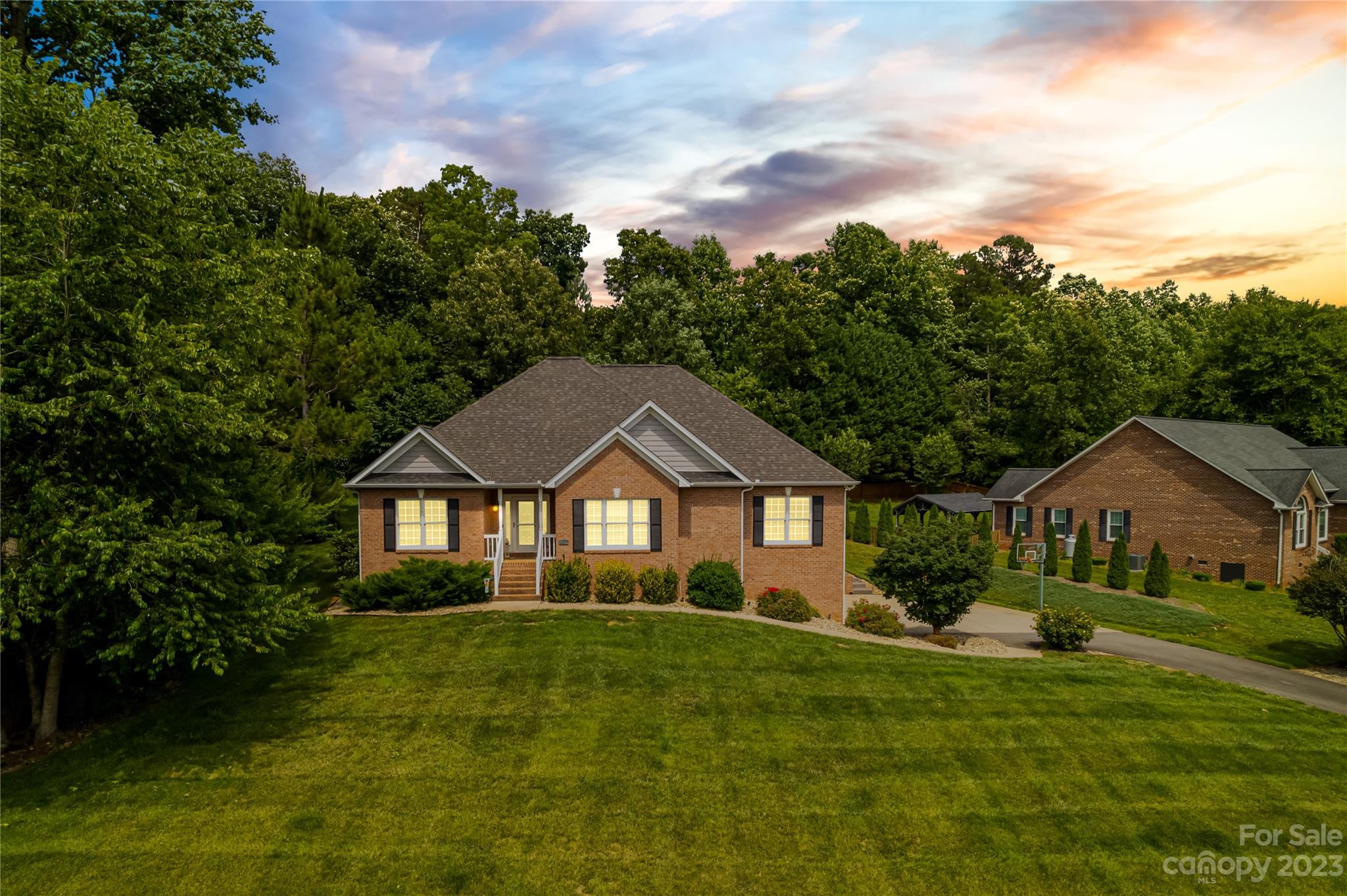 1463 Brookstone Drive Hickory, NC 28602 - Photo 31 of 40 a front view of a house with a yard