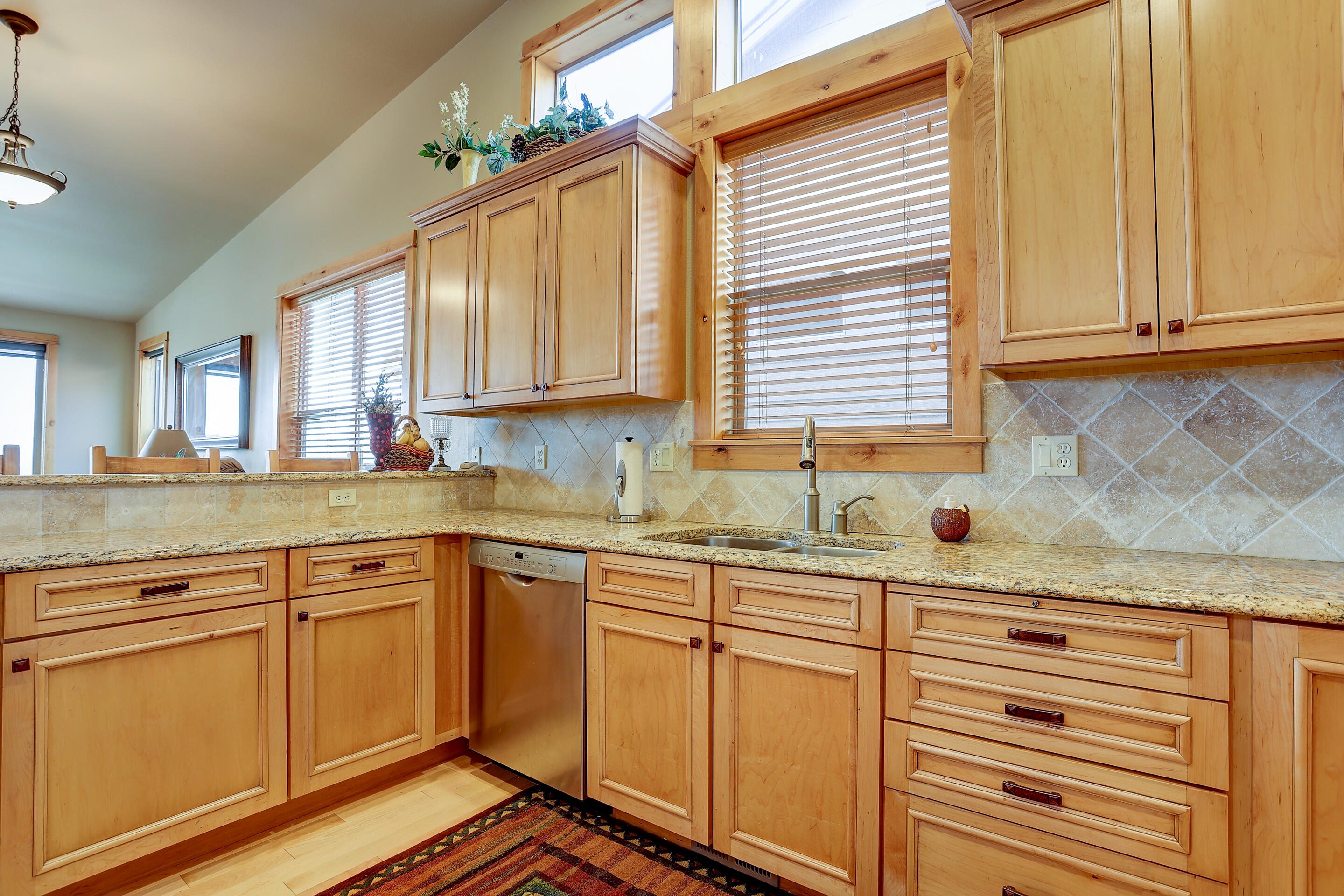 875 Southwest Blakely Road Bend, OR 97702 - Photo 4 of 24 875 SW Blakely Road MLS-8