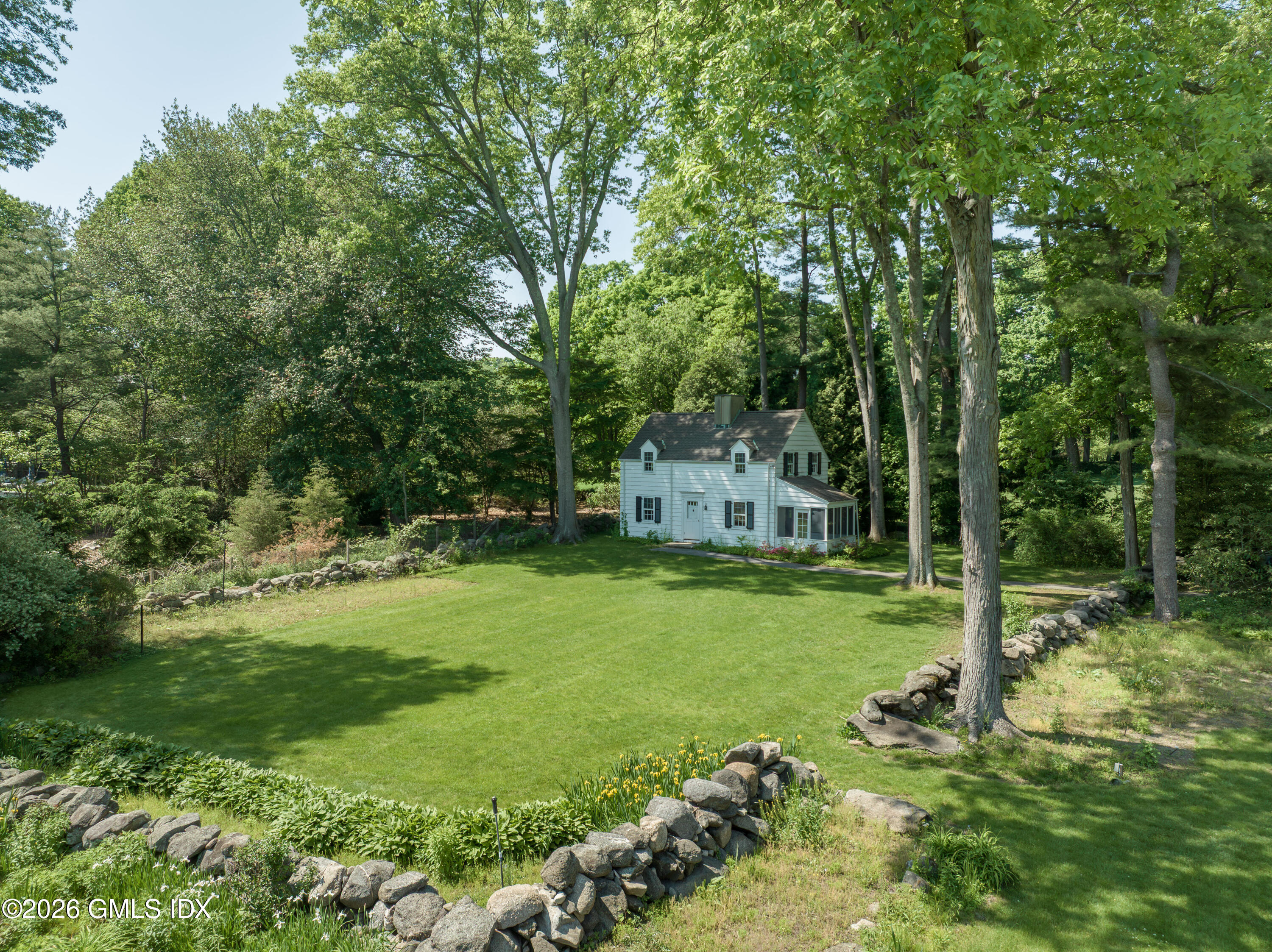 12 Woodside Road Greenwich, CT 06830 - Photo 5 of 7 COTTAGE