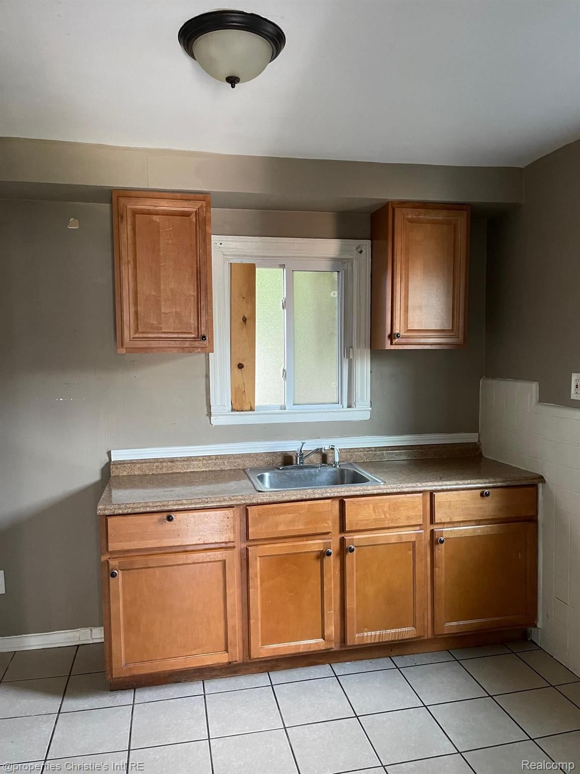 7724 West Seven Mile Road Detroit, MI 48221 - Photo 6 of 12 Gallery Image 6