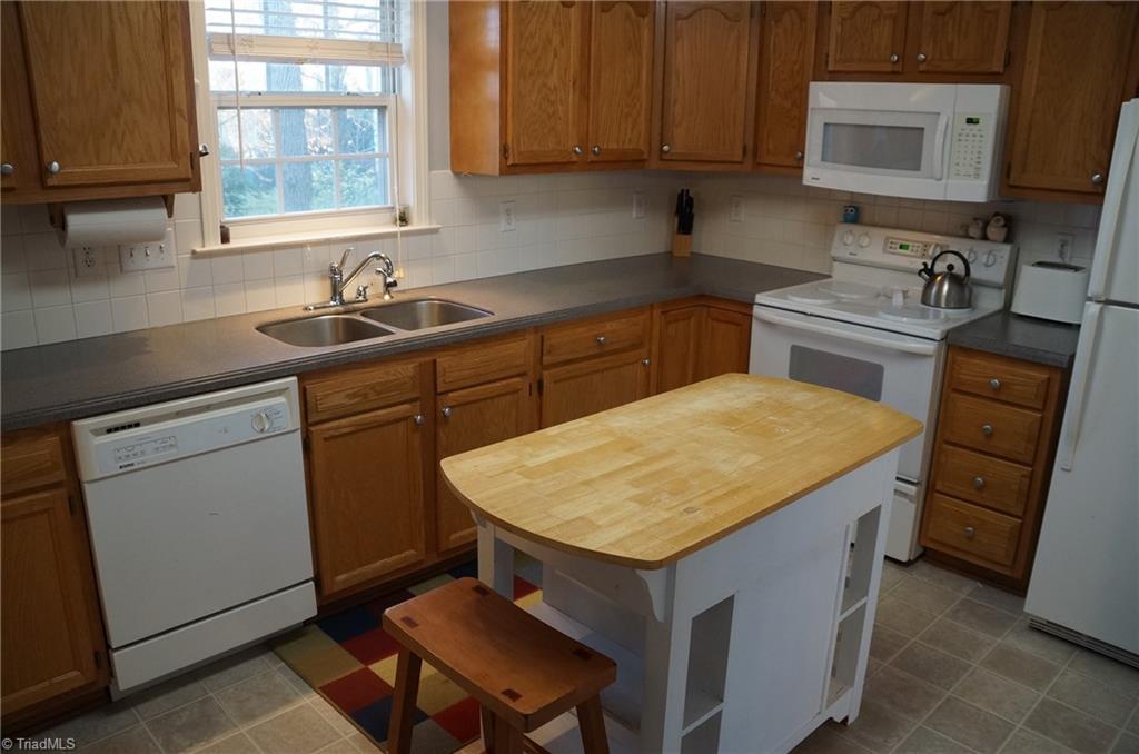 1814 Spring Path Trail Clemmons, NC 27012 - Photo 5 of 15 Gallery Image 5