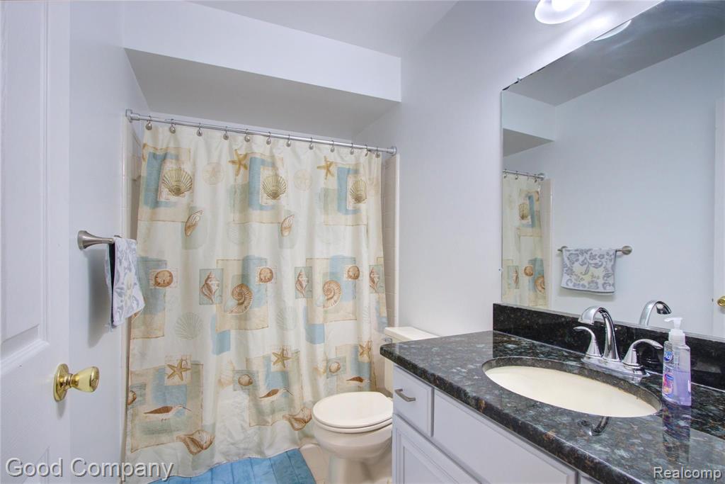 864 Preswick Court Rochester Hills, MI 48307 - Photo 22 of 47