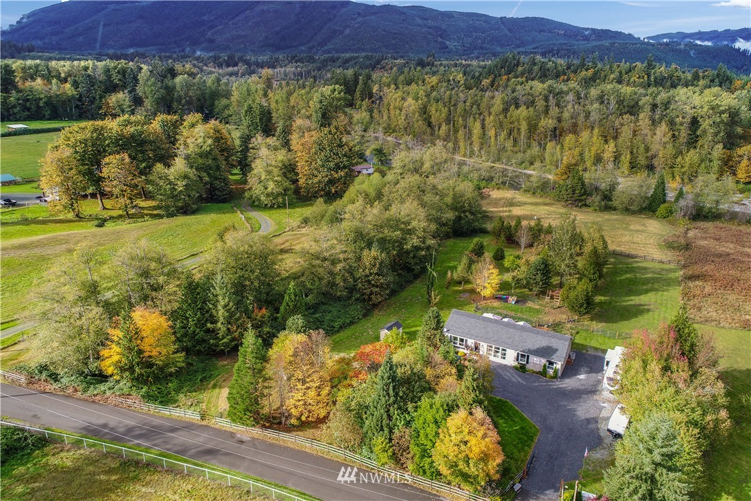 21427 Entsminger Road Arlington, WA 98223 - Photo 8 of 34