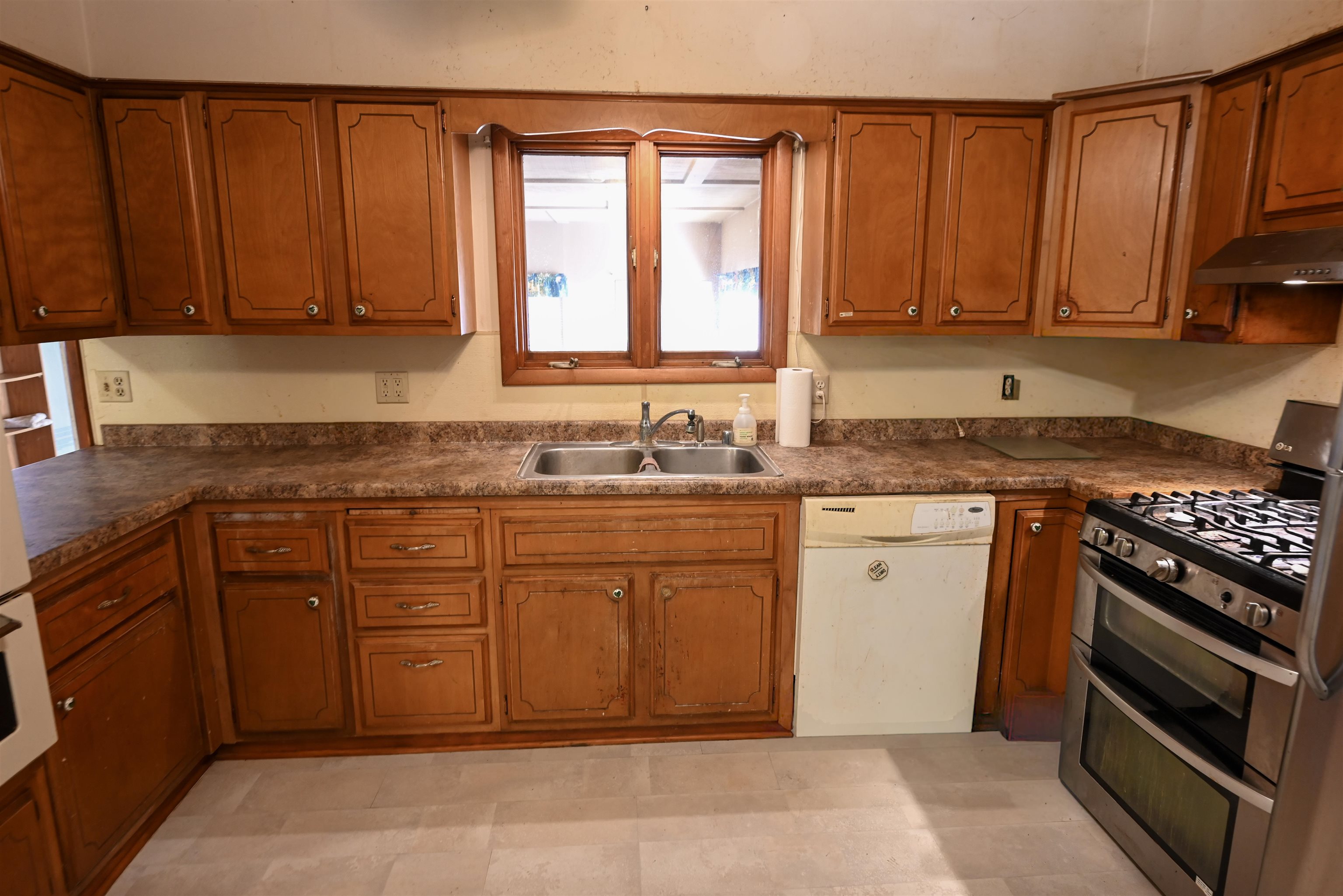 W8108 Dunning Road Pardeeville, WI 53954 - Photo 2 of 50