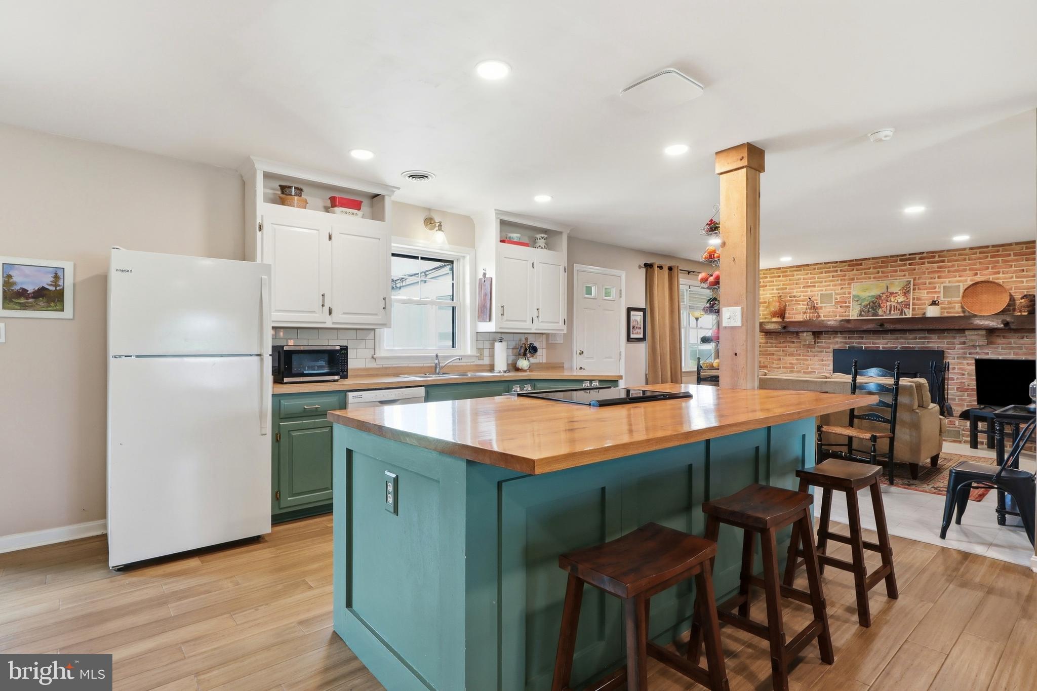 1739 Pioneer Road Lancaster, PA 17602 - Photo 11 of 55