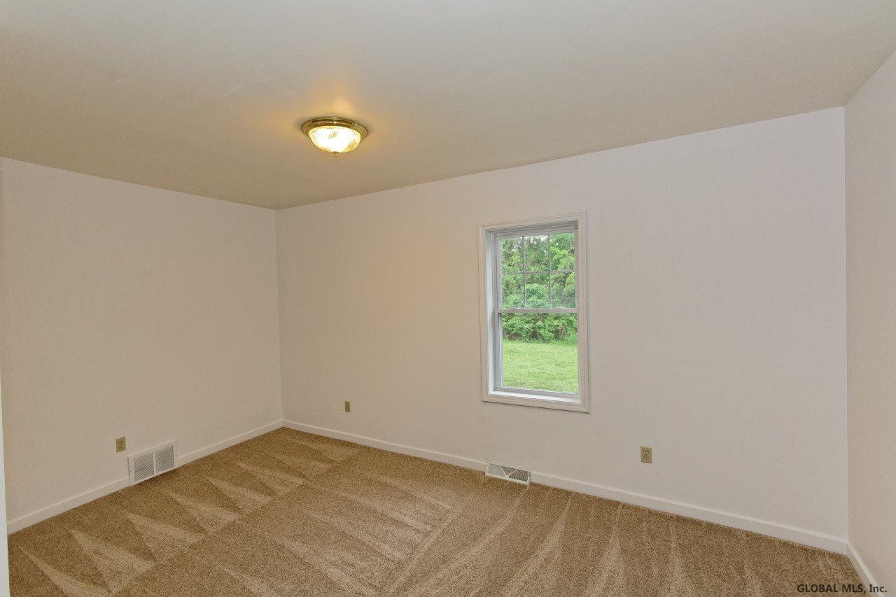 2841 Troy Schenectady Road Niskayuna, NY 12309 - Photo 14 of 25 Photo 14