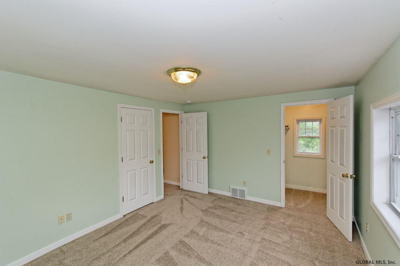 2841 Troy Schenectady Road Niskayuna, NY 12309 - Photo 15 of 25 Photo 15