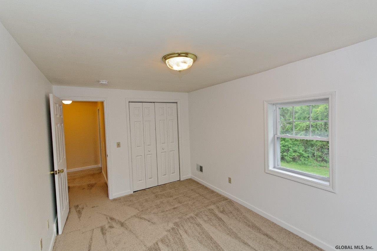 2841 Troy Schenectady Road Niskayuna, NY 12309 - Photo 17 of 25 Photo 17