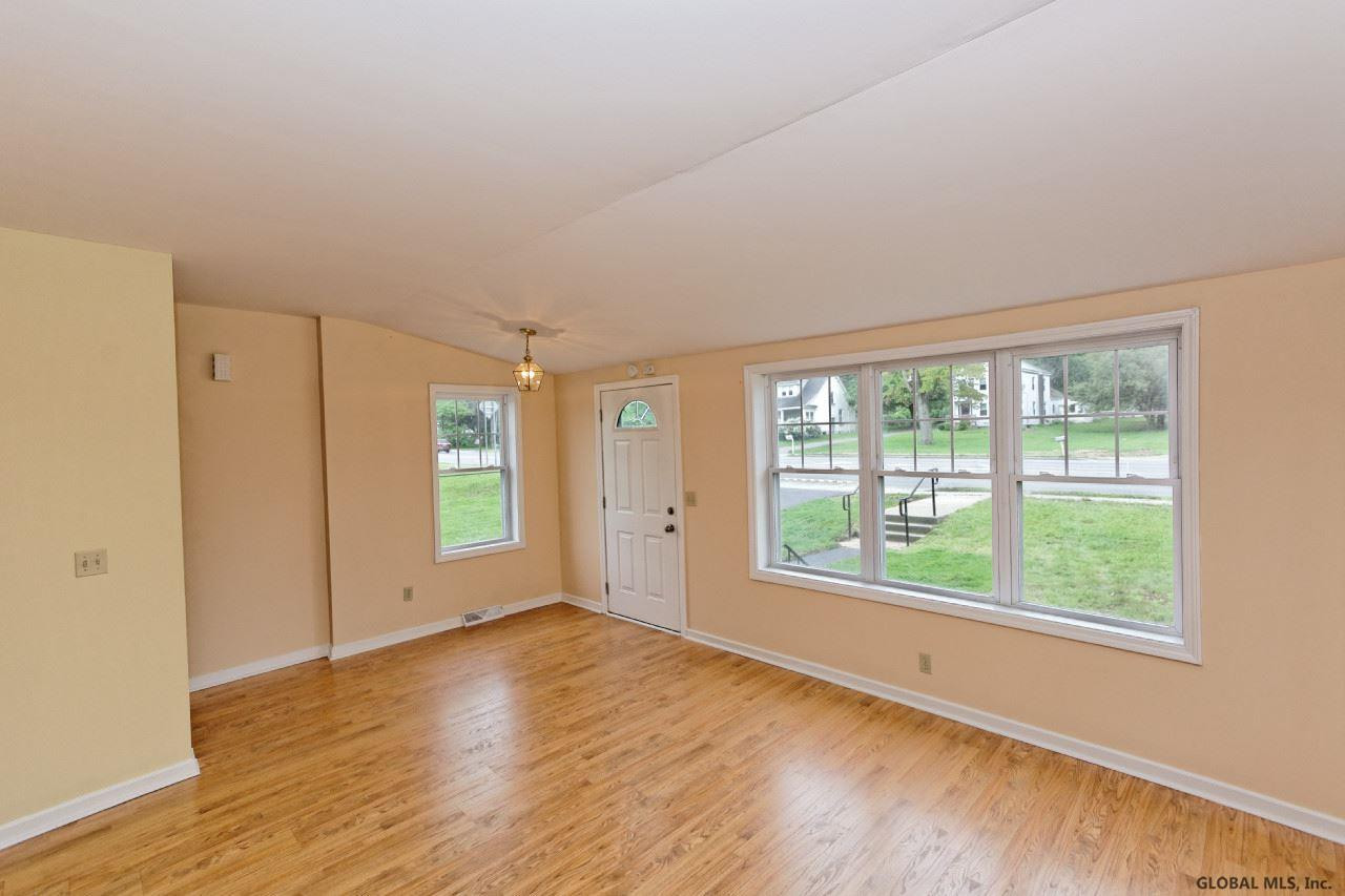 2841 Troy Schenectady Road Niskayuna, NY 12309 - Photo 9 of 25 Photo 9