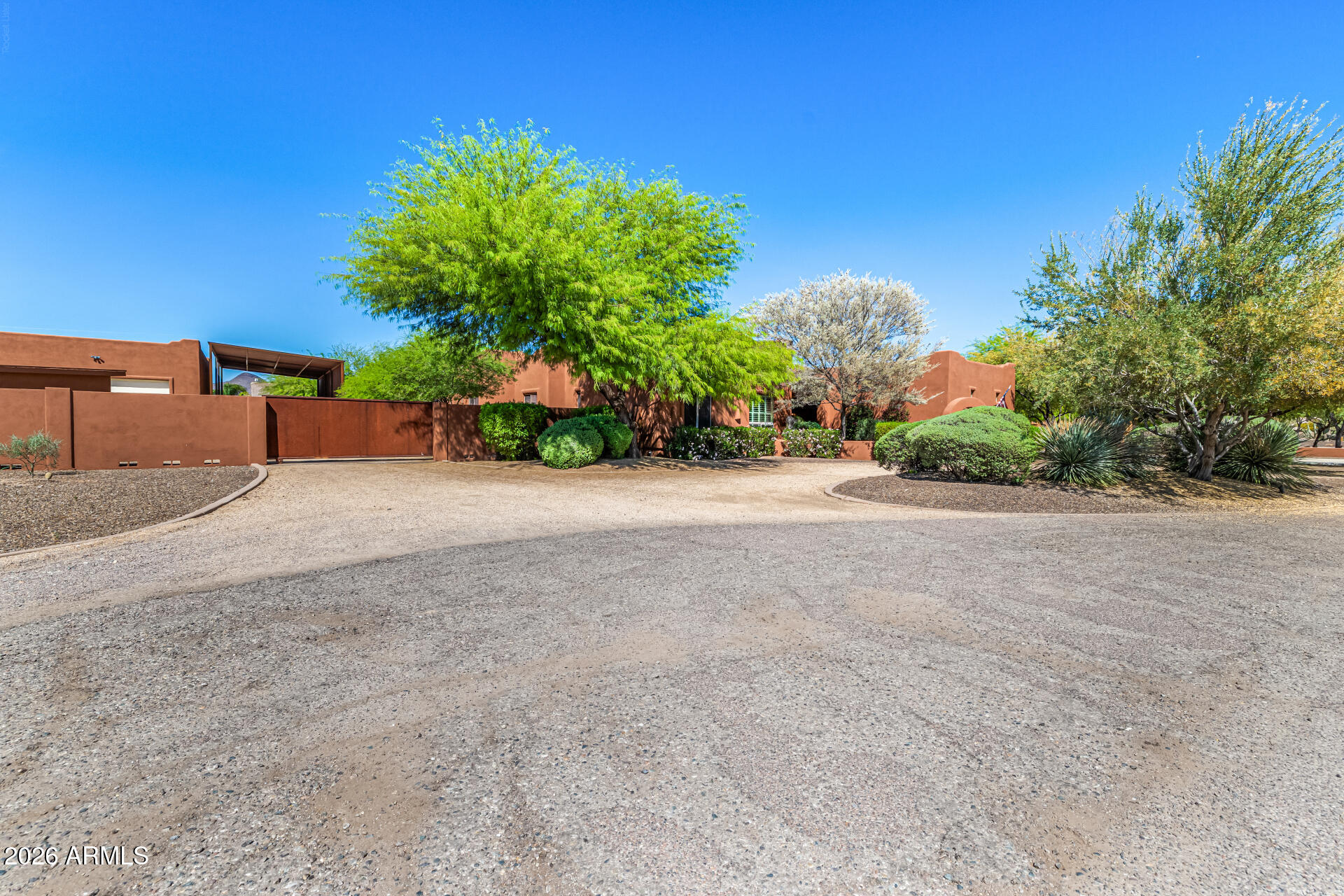 2324 La Verna Way Phoenix, AZ 85086 - Photo 4 of 79 02-La Verna