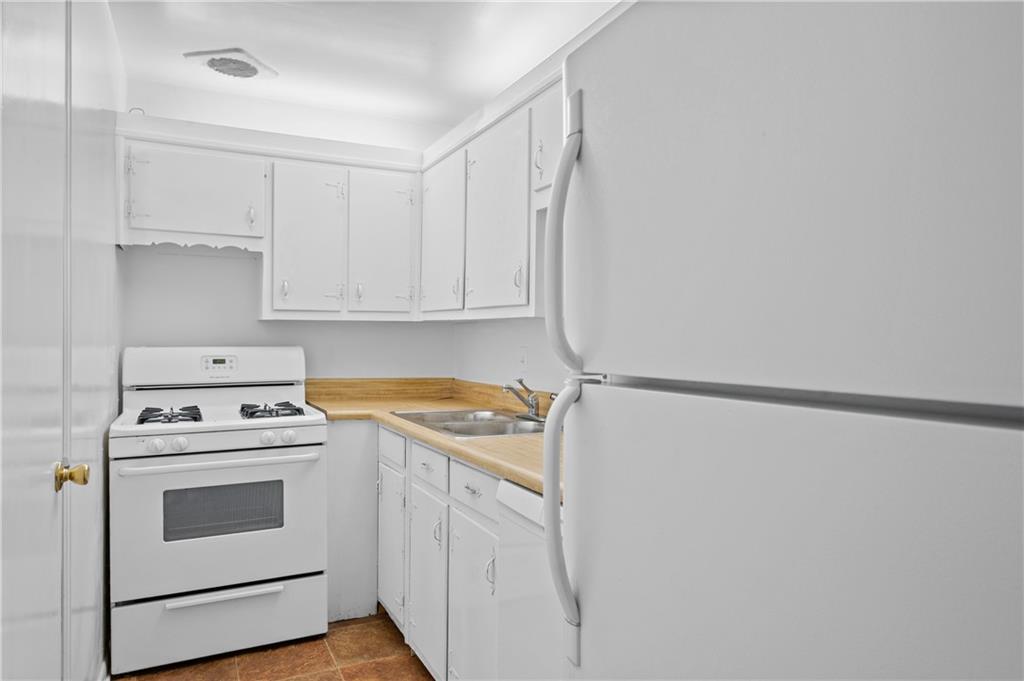 11 Peachtree Hills Avenue Northeast, Unit B5 Atlanta, GA 30305 - Photo 6 of 11