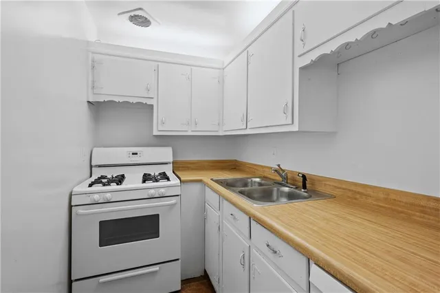 $1,000 | 11 Peachtree Hills Avenue Northeast, Unit B5, Atlanta, GA 30305