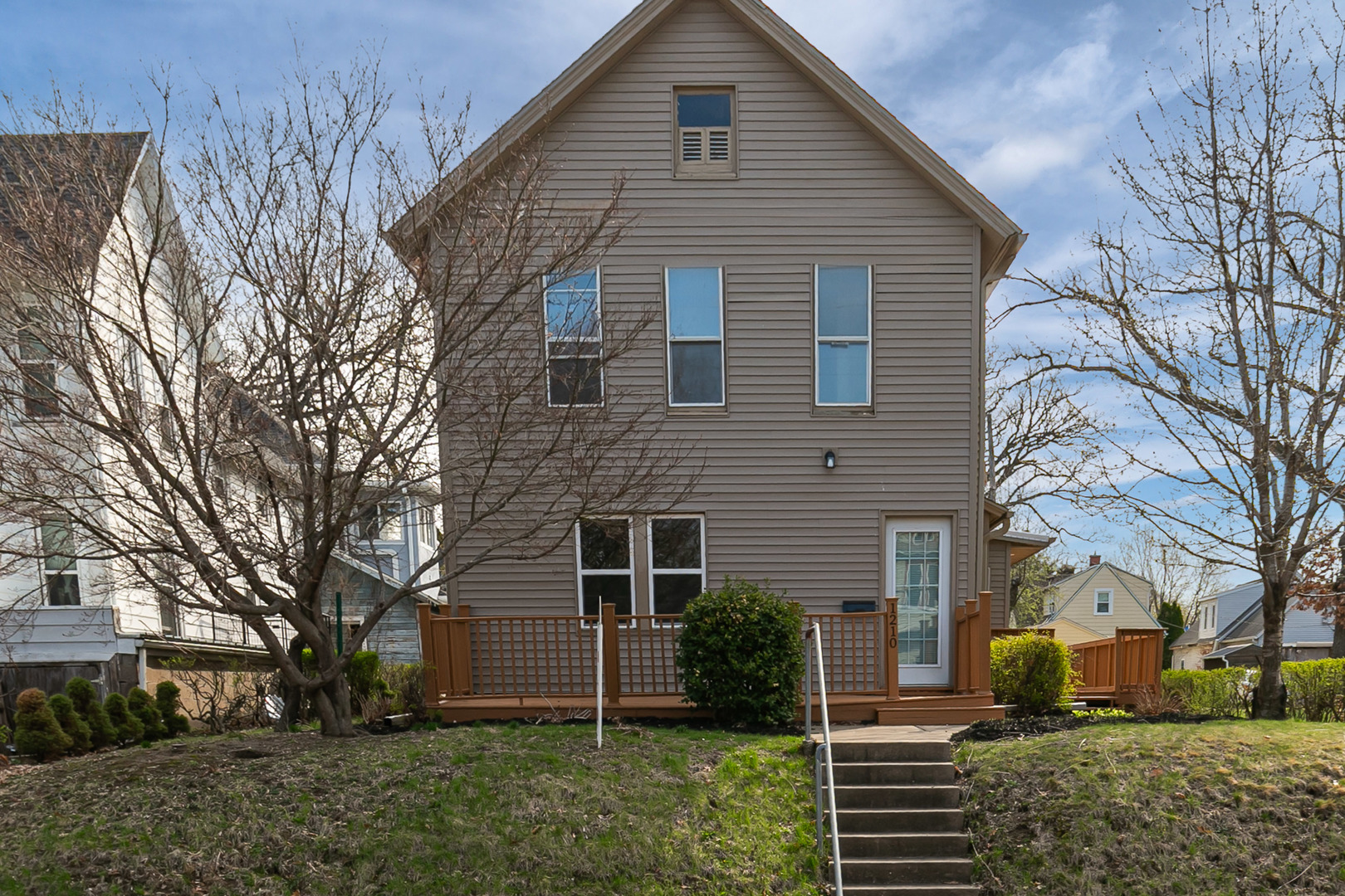 1210 3rd Street Moline, IL 61265 - Photo 2 of 42