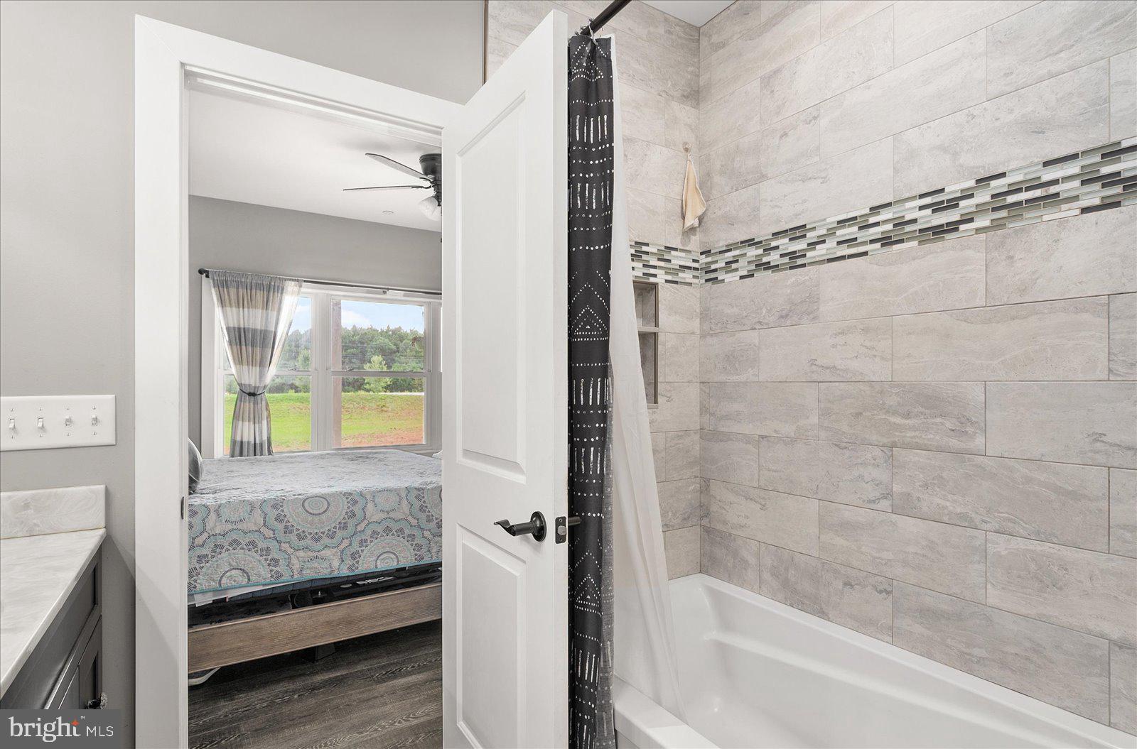 6996 Powellville Road Willards, MD 21874 - Photo 32 of 61 Master bathroom