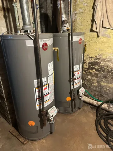 a view of a storage & utility room