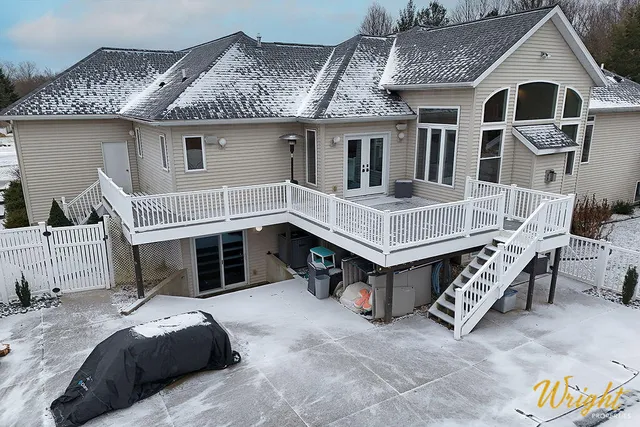 $699,000 | 5009 Red Maple Court Southwest, Wyoming, MI 49418