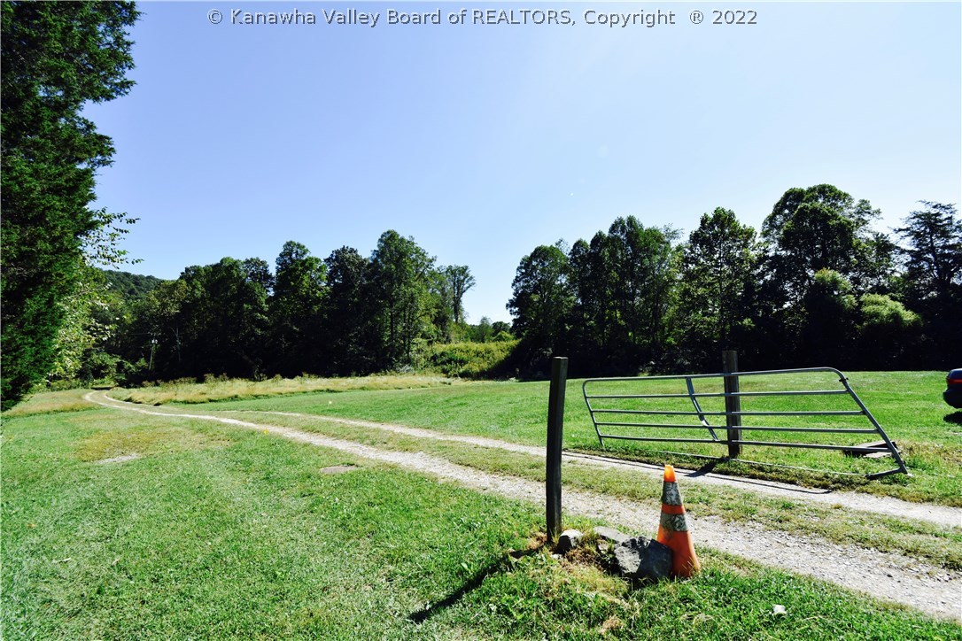 2057 Poca River Road South Poca, WV 25159 - Photo 9 of 24 Gallery Image 9
