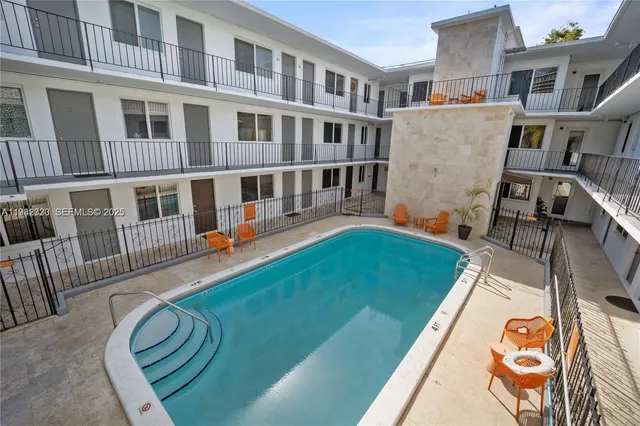 $2,450 | 3200 Mary Street, Unit 7, Miami, FL 33133